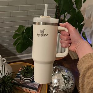 Stanley Adventure Quencher Travel Tumbler 40oz Cream